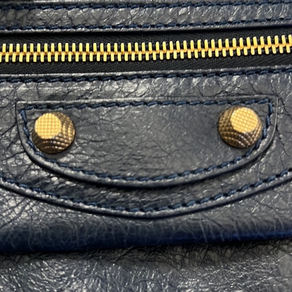 Authentic lightly used Balenciaga crossbody bag- Navy with gold hardware - Picture 7 of 9